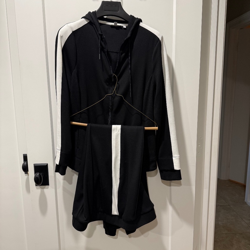 2 pc Chicos jogging suit in black and white